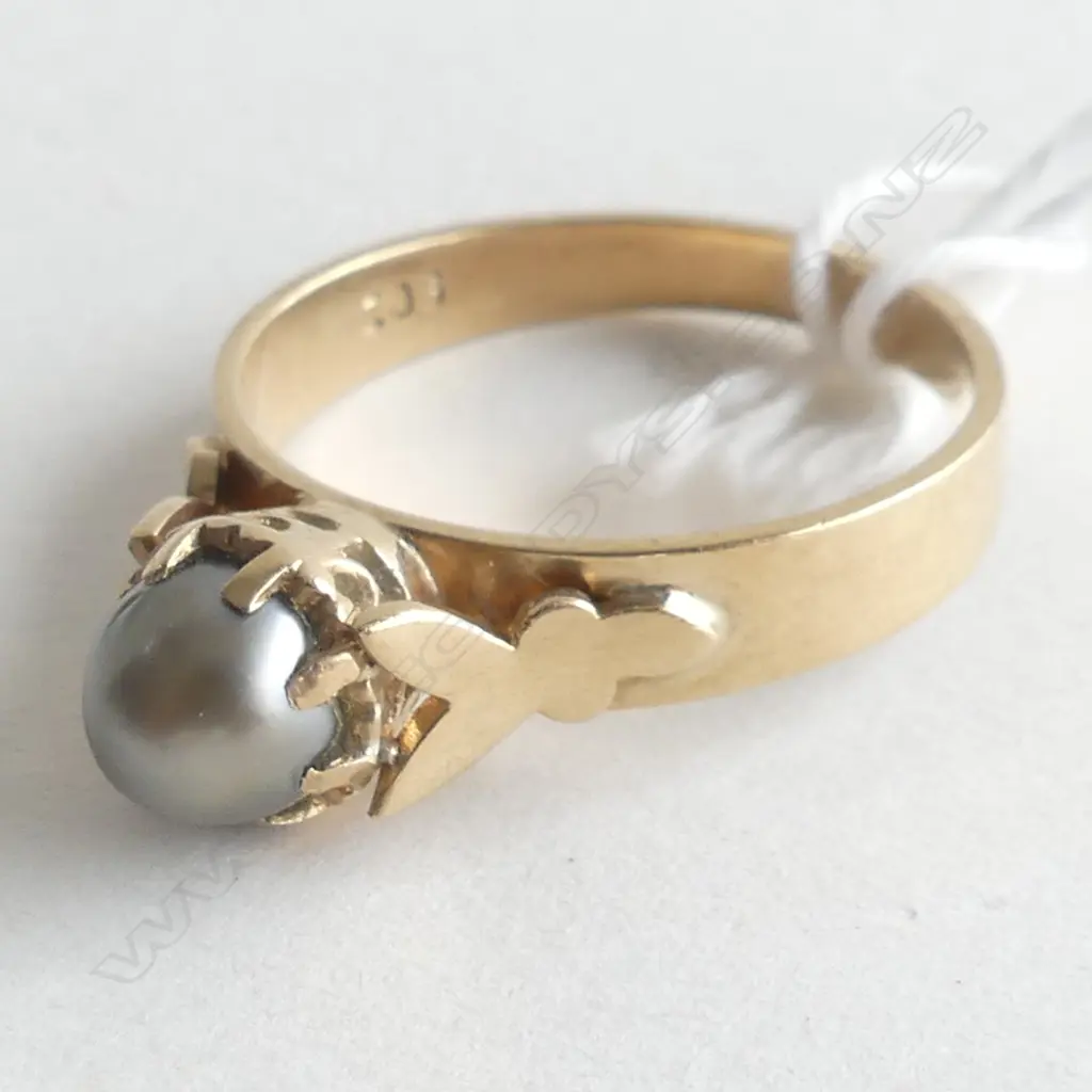 9CT YELLOW GOLD & BLACK PEARL RING 3.8GMS Image 1++