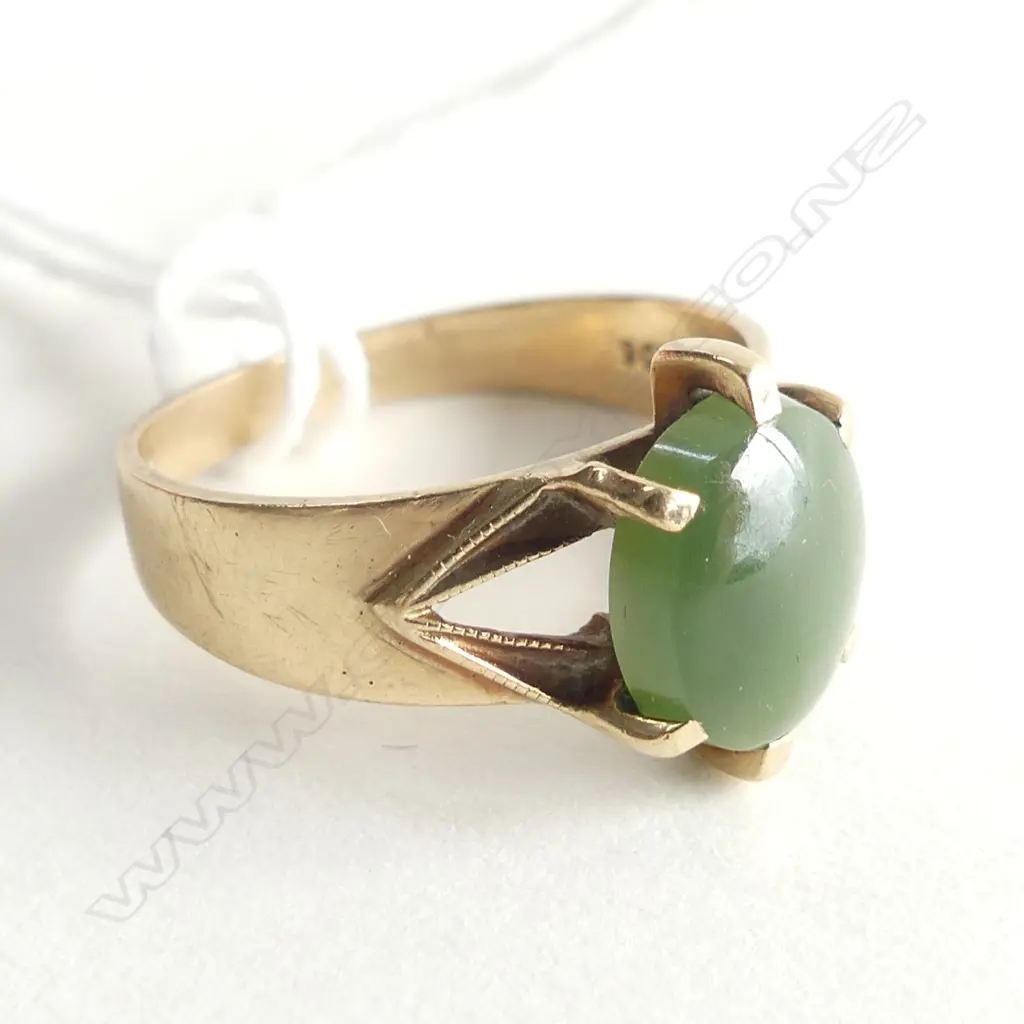 9CT GOLD & POUNAMU RING 3gm Image 1++