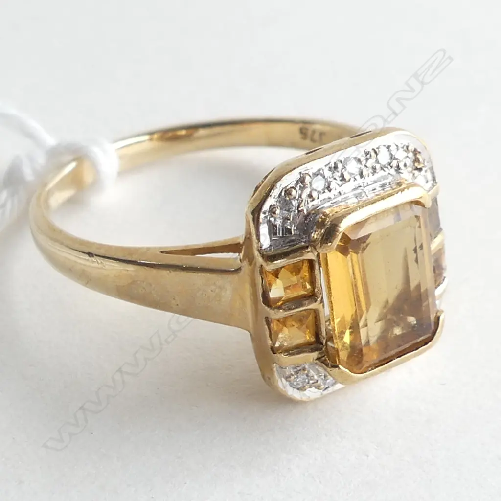 9CT YELLOW GOLD CITRINE & DIAMOND RING 3.0GMS Image 1++