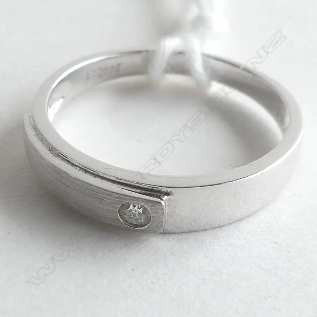 18CT WHITE GOLD DIAMOND BAND 2.0GMS Image 1++