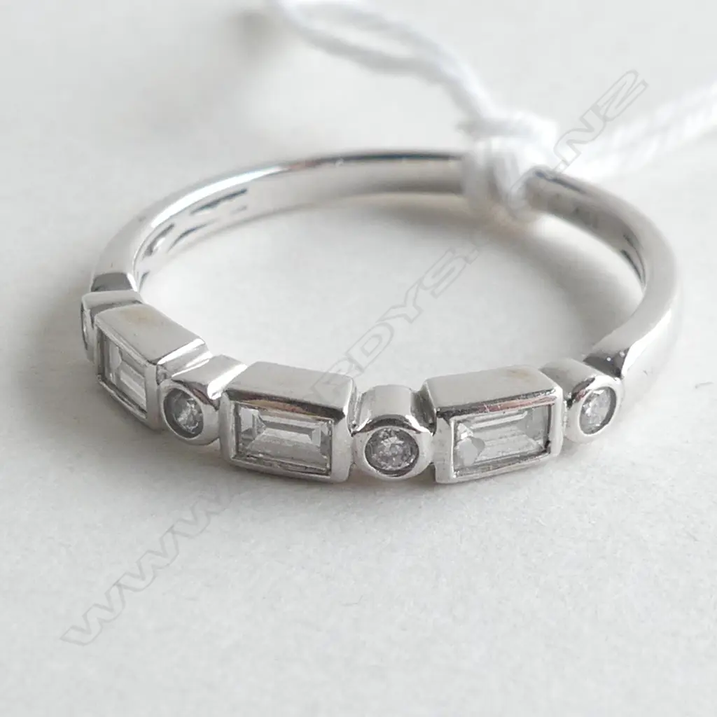 18CT WHITE GOLD RING - DIAMOND BAND BAGUETTE 2.1GMS  AF Image 1++