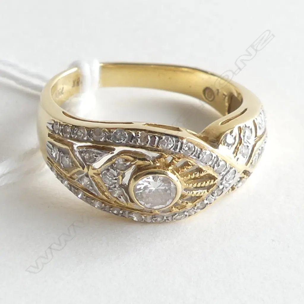 18CT GOLD & DIAMOND FILIGREE RING 3.8GMS Image 1++