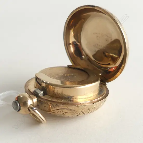 C1900 GOLD PLATE SOVEREIGN CASE BY DENNISON (13857)