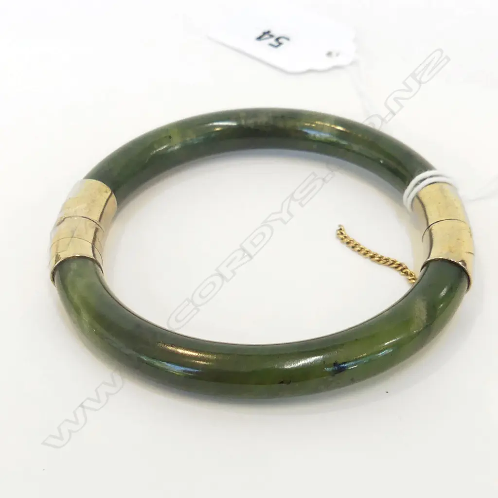 OLD GREENSTONE / POUNAMU BANGLEWITH GOLD TONE HINGES (A/F)  Image 1++