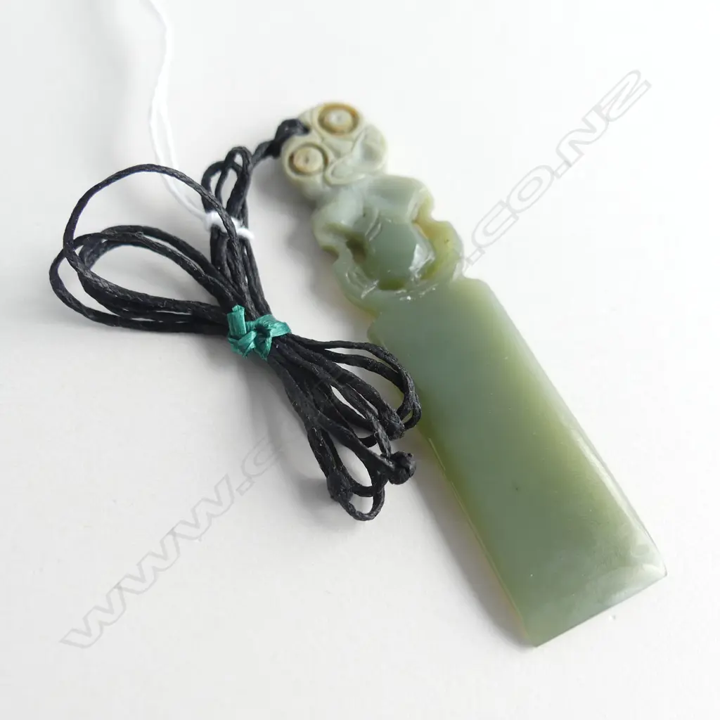 LG POUNAMU (GREENSTONE) TIKI DROP PENDANT (L70MM) ON BLACK WAXED ADJUSTABLE CORD Image 1++