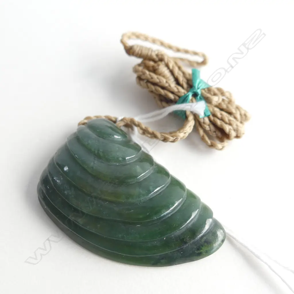 NZ POUNAMU (GREENSTONE) SHELL SHAPED PENDANT (L 48MM) ON TAN WAXED ADJUSTABLE CORD Image 1++
