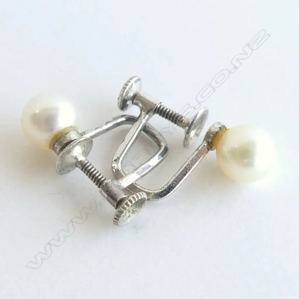ACOYA PEARL SCREW EARRINGS  Image 1++