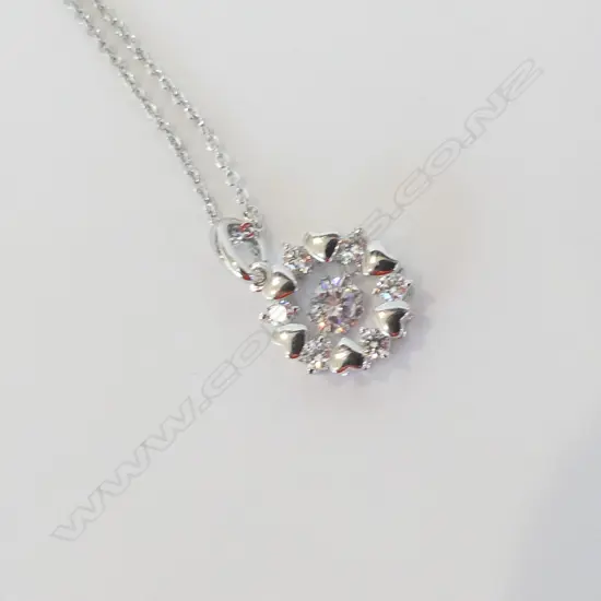 SWAROVSKI CRYSTAL & 925 SILVER PENDANT & CHAIN