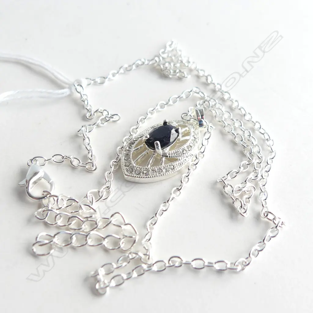 SILVER TONE & SAPPHIRE PENDANT & CHAIN Image 1++