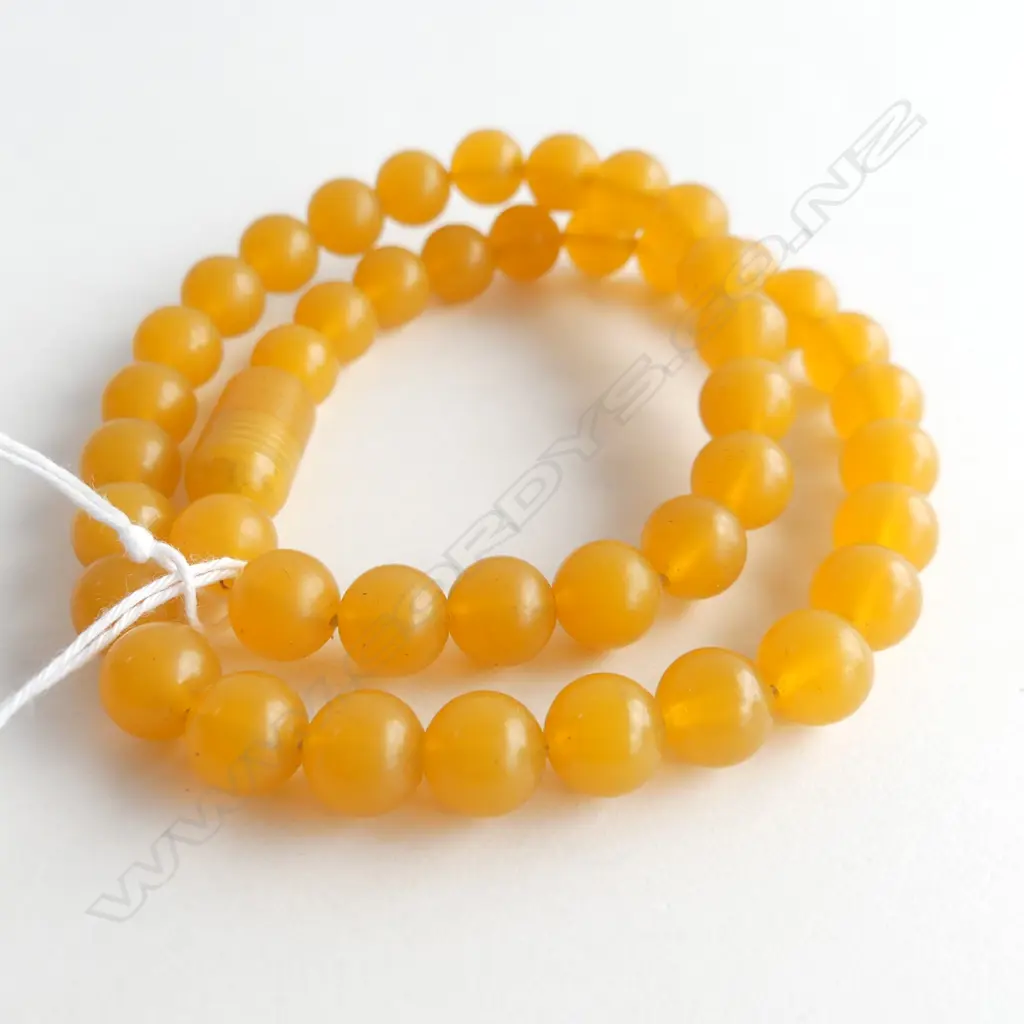 VINTAGE YELLOW LUCITE BEAD NECKLACE, TWIST BEAD CATCH  Image 1++