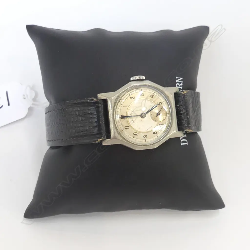 VINTAGE ACCUREX WATCH, ENGRAVED ON BACK 1935 Image 1++