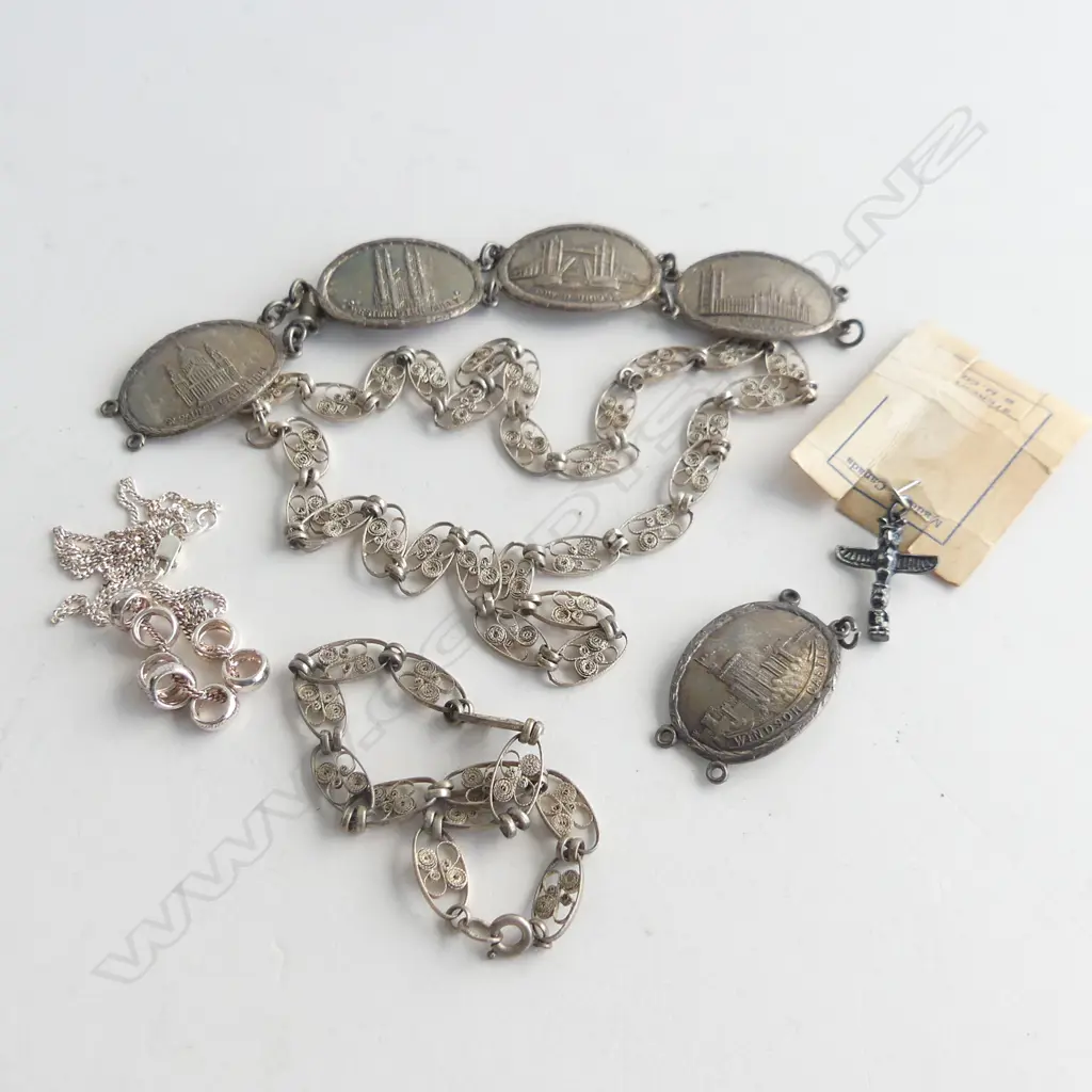 ASST STG SILVER JEWELLERY; NECKLACE & BRACELET SET, NECKLACE W RING PENDANTS, TOTEM POLE PENDANT + A/F BRACELET 55.7GMS Image 1++