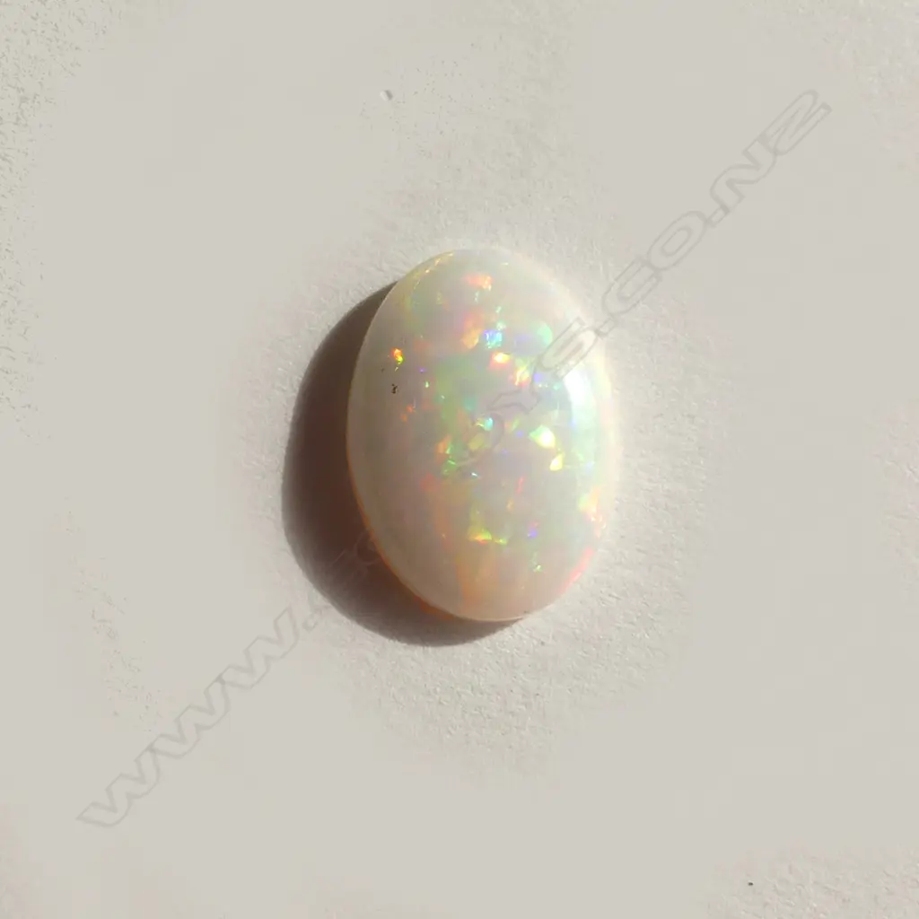 LG WHITE OVAL OPAL STONE, WITH AIG  GEMLAB REPORT Image 1++