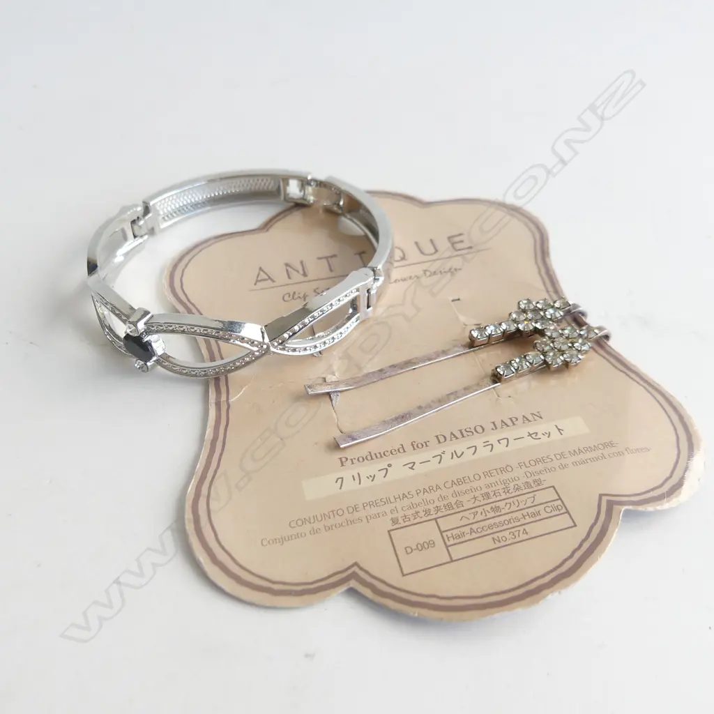 SILVER PLATE & SAPPHIRE & CRYSTAL BRACELET +  PR DAISO JAPANESE CRYSTAL HAIR CLIPS ON ORIG. CARD Image 1++