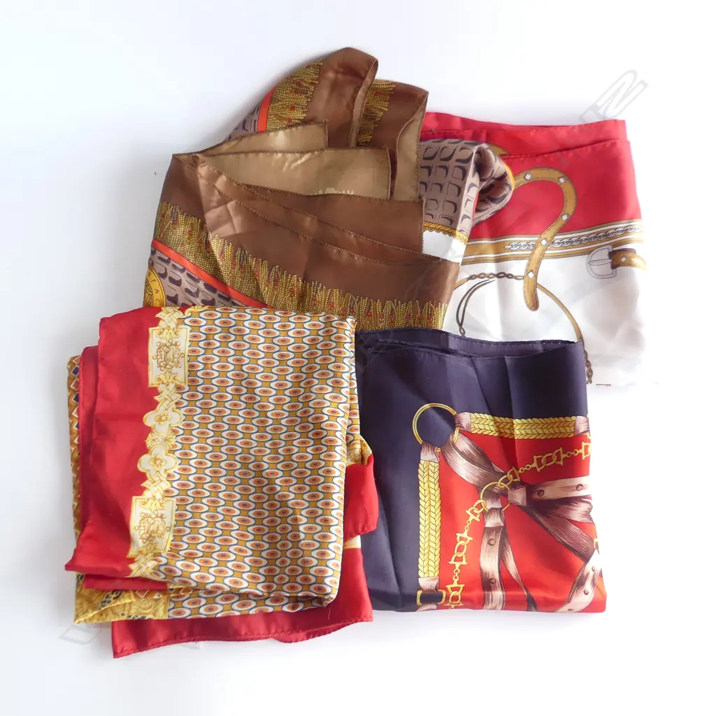 4 VINTAGE SCARVES  Image 1++