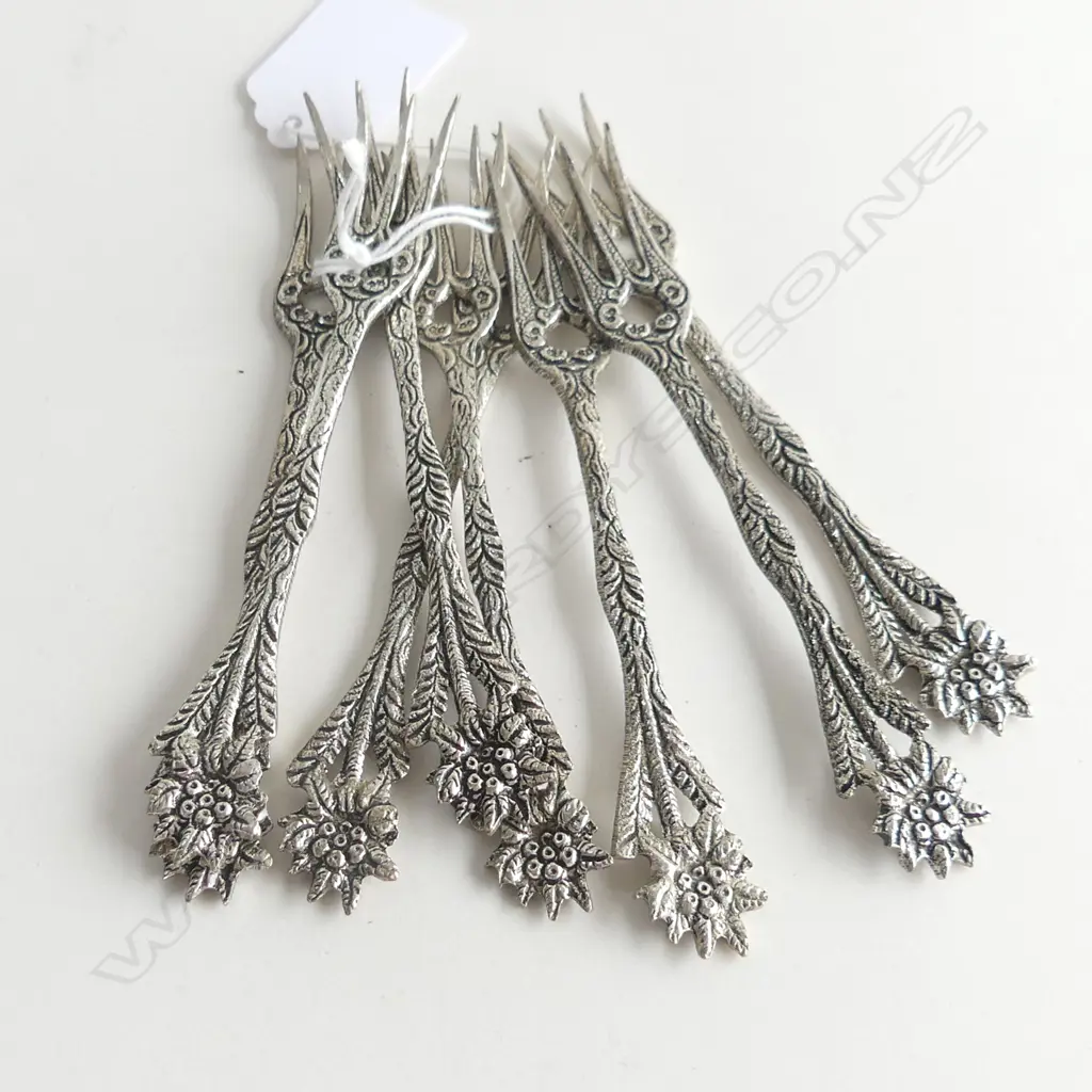 8 ITALIAN SILVER PICKLE FORKS Image 1++