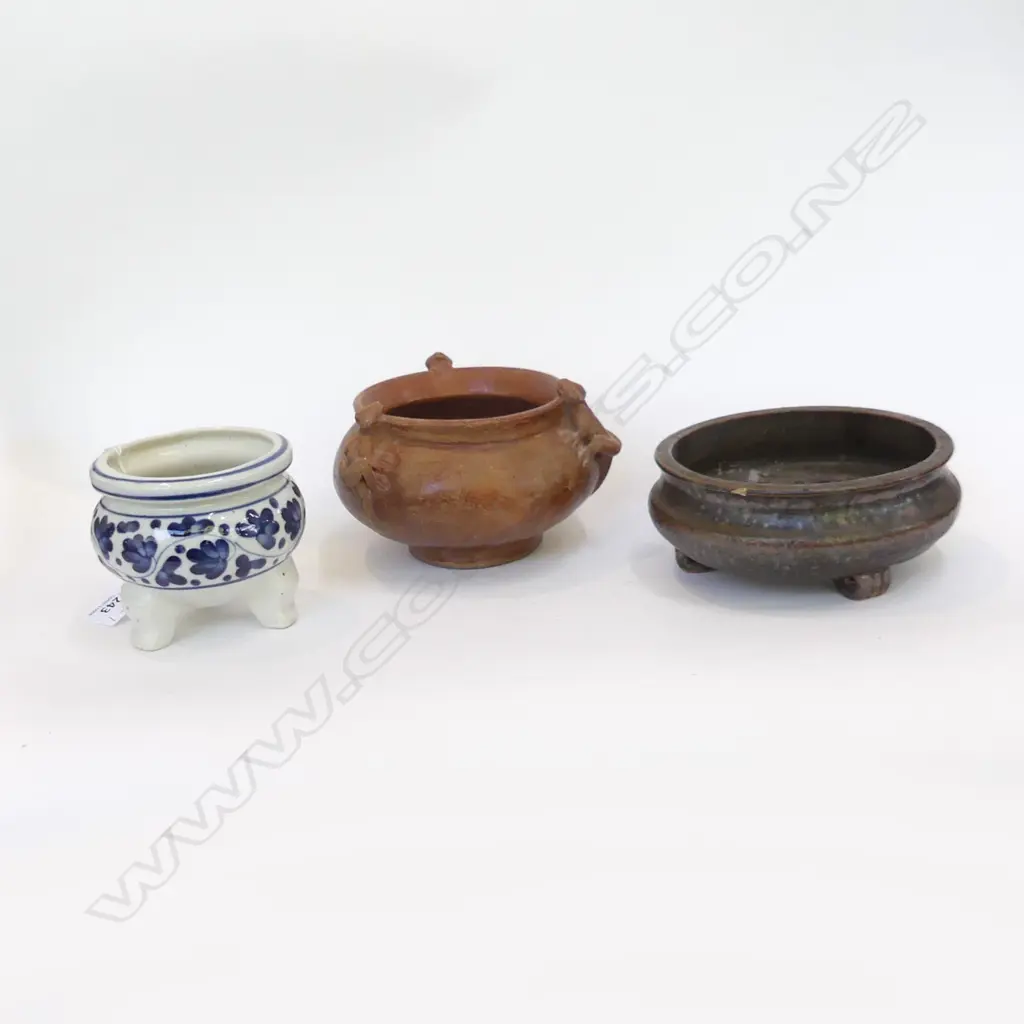 3 ASST ORIENTAL TERRACOTTA & PORCELAIN INCENSE BURNERS Image 1++