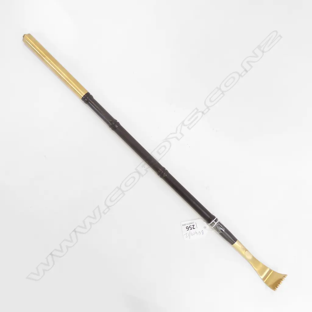 CHINESE ROSEWOOD BACK SCRATCHER  Image 1++