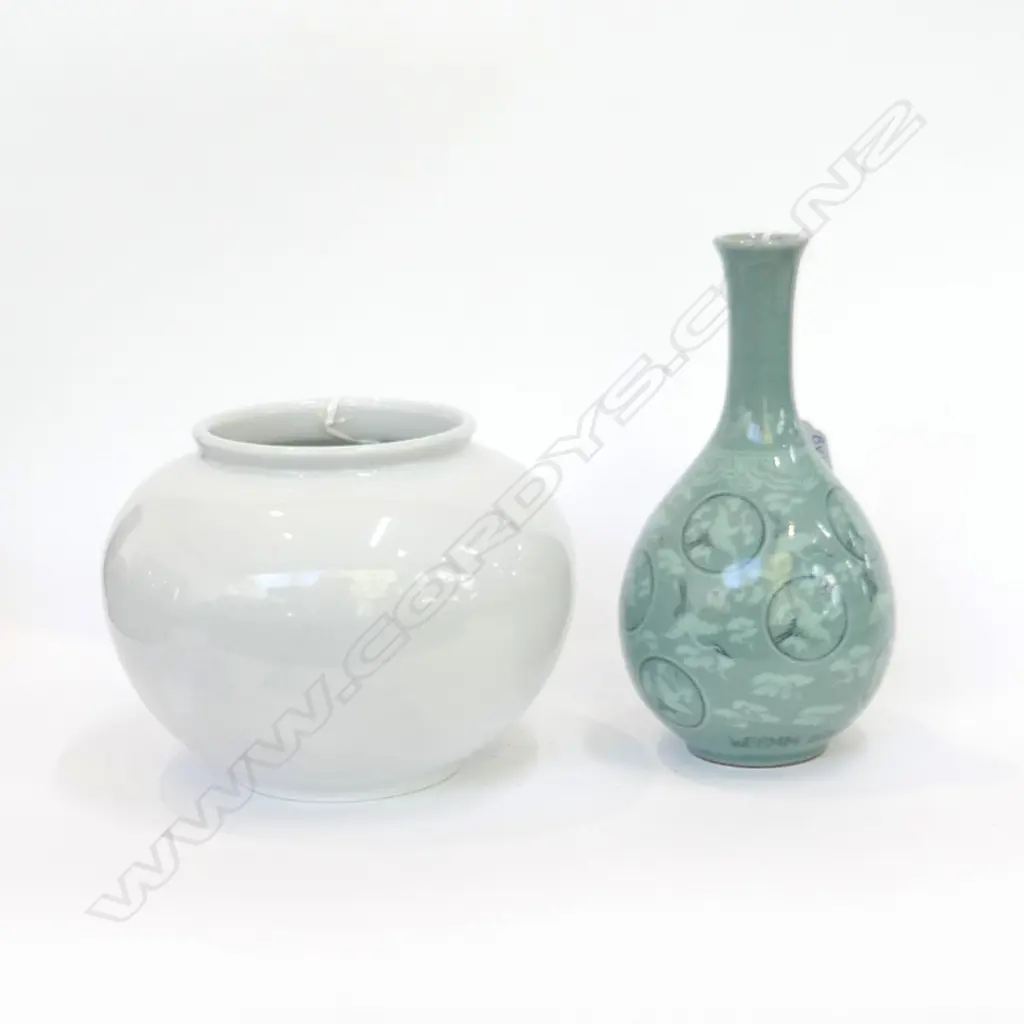KOREAN MOON JAR (H 150MM)  & KOREAN CELADON VASE (H 200MM) Image 1++