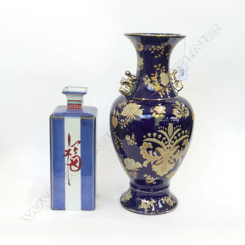 ORIENTAL BLUE GILT VASE H. 350MM & JAPANESE SQUARE PORCELAIN VASE H. 245MM Image 1++