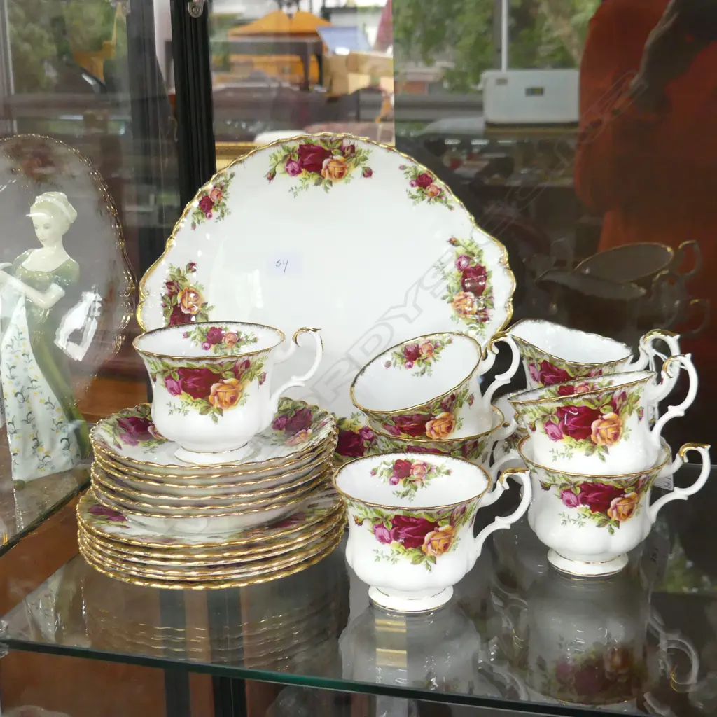 21 PCE ROYAL ALBERT OCR TEA SET; 6 TRIOS, MILK, SUGAR & CAKE PLATE Image 1++