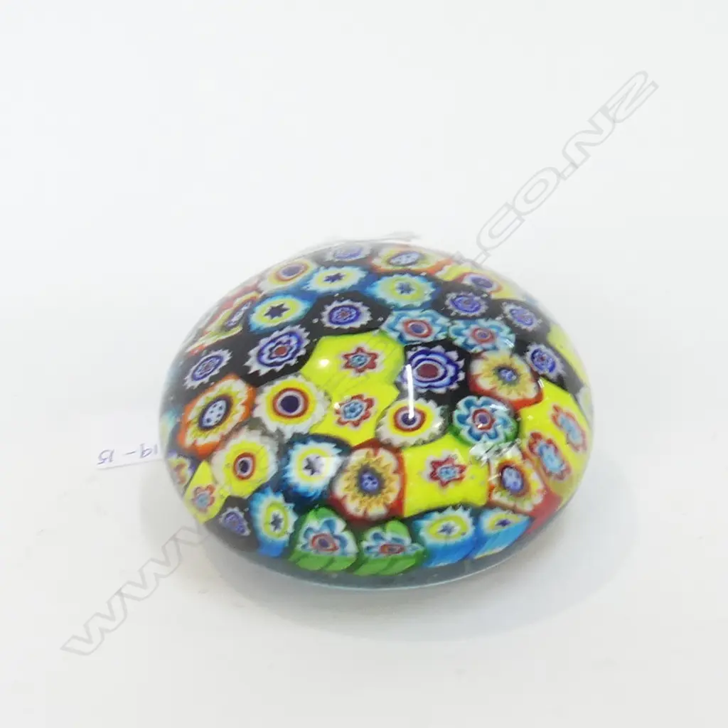 MILLEFIORE GLASS PAPERWEIGHT DIA 110MM Image 1++