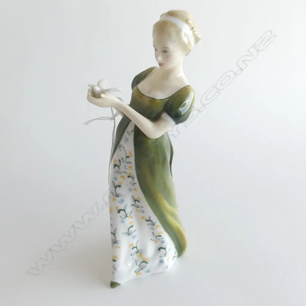 ROYAL DOULTON LADY FIGURINE 'VENITA' H2722  H. 200MM Image 1++