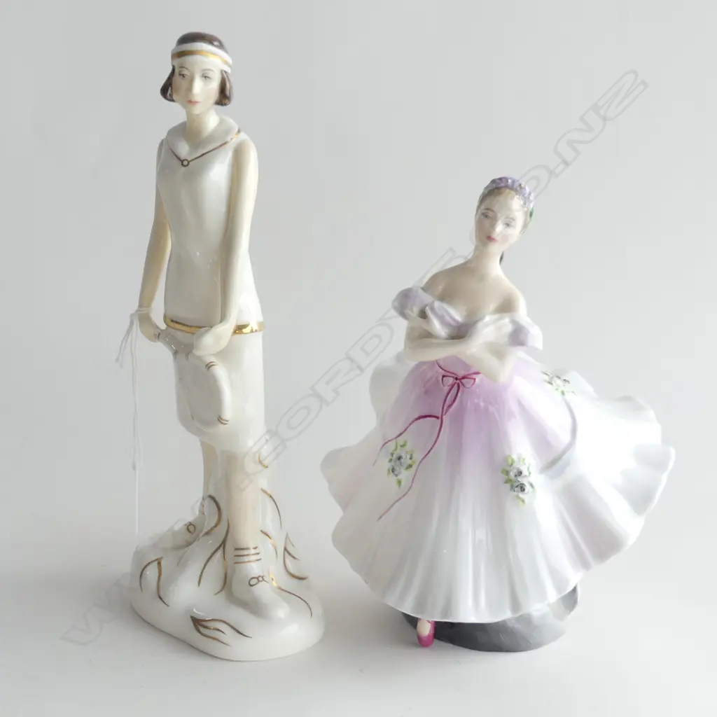 2 ROYAL DOULTON FIGURINES; THE BALLERINA & TENNIS EMILY H.235mm Image 1++