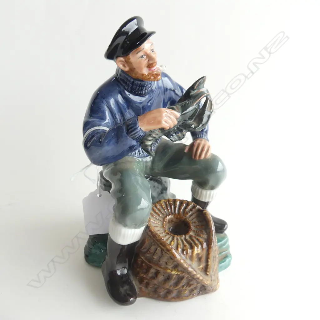 ROYAL DOULTON FIGURINE 'THE LOBSTER MAN' H.180mm Image 1++