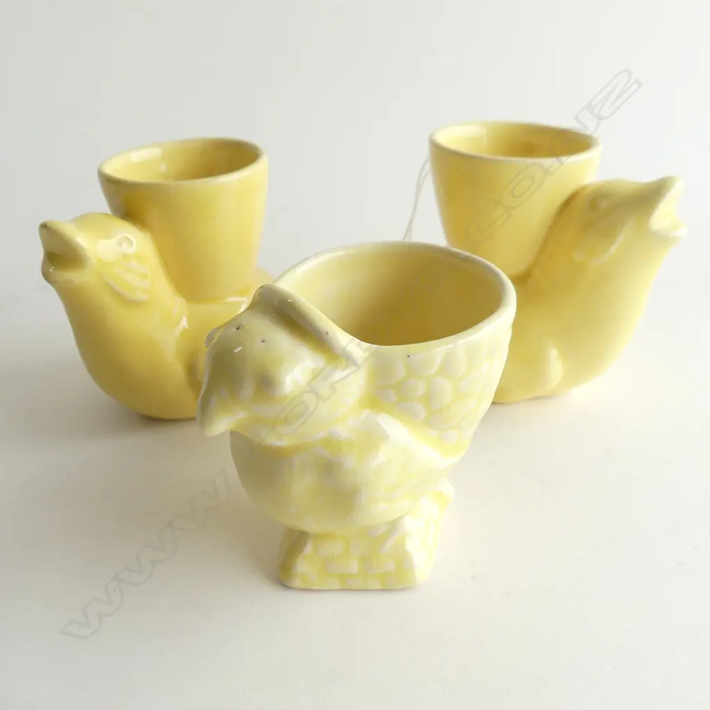 3 YELLOW CROWN LYNN EGG CUPS H.70mm 2 w. HAIRLINES Image 1++