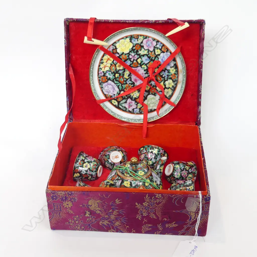 ORIENTAL AOF PORCELAIN BOXED TEASET; TEAPOT, 6 TEA BOWLS & ONE SERVING TRAY Image 1++