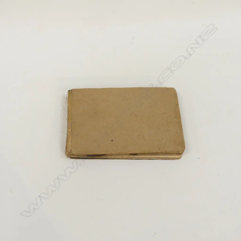 VINTAGE SPORTING AUTOGRAPH BOOK INCL 1935 CRICKETERS EG ALAN KIPPAX ETC.. Image 1++