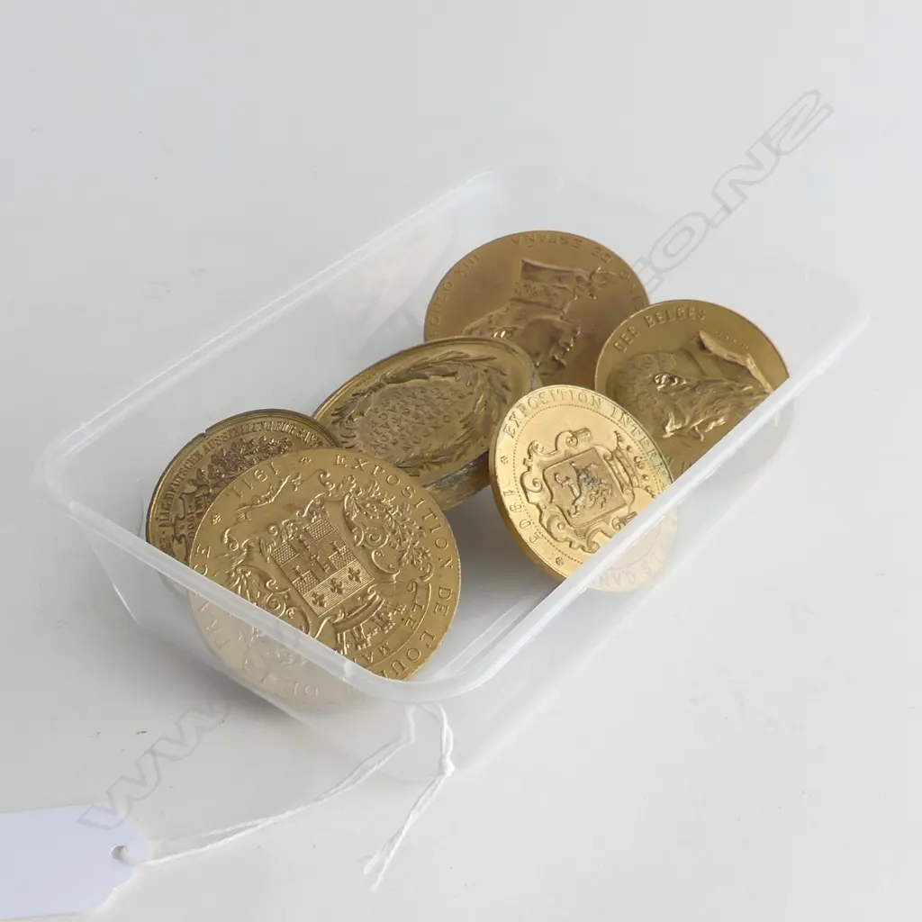6 ANTIQUE COMMEMORATIVE / EXHIBITION COIN TOKENS Image 1++