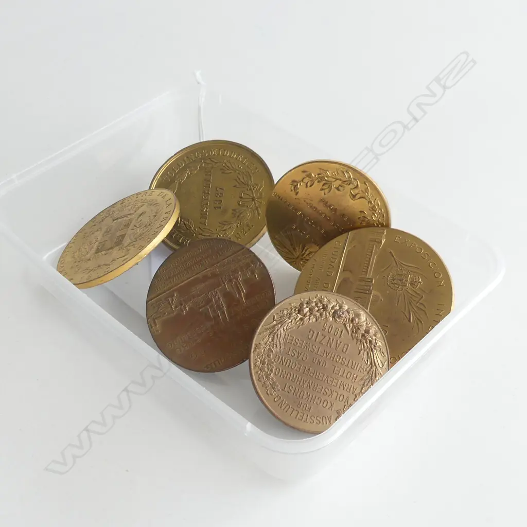 6 ANTIQUE COMMEMORATIVE / EXHIBITION COIN TOKENS Image 1++