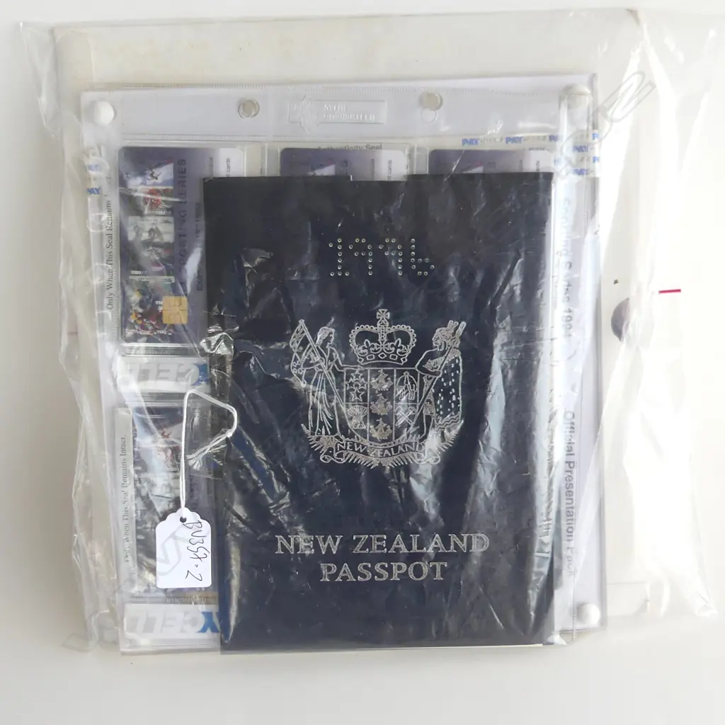 QUANTITY OF PHONECARDS IN ORIGINAL SLEEVES. SOME SPORTING & NZ   " PASSPORT " Image 1++