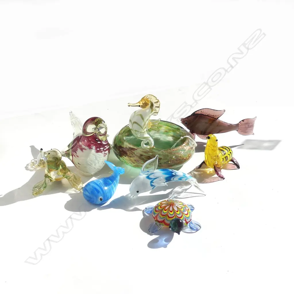 8 ART GLASS ANIMALS + SMALL GREEN PIN DISH 105mm dia Image 1++