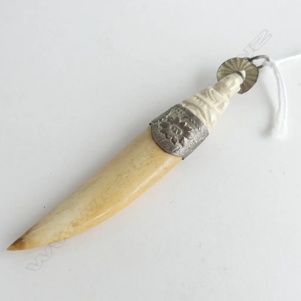 OLD TOOTH PENDANT WITH BUDDHA MOUNT L 93MM Image 1++