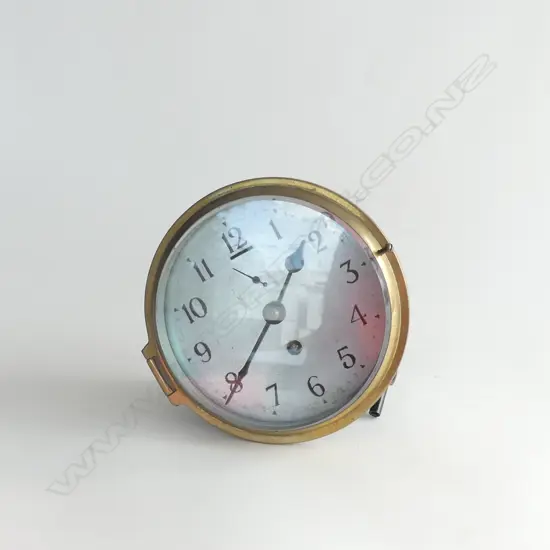 ANTIQUE BRASS SHIPS CLOCK, WORKING ORDER WITH KEY, DIA 170MM