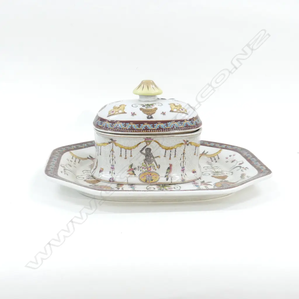 CHINESE ARMORIAL ASHETTE 375x300mm & LIDDED DISH Image 1++