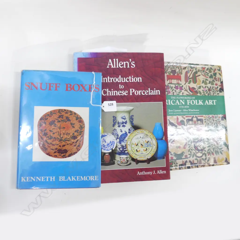 3ANTIQUE REFERENCE BOOKS 'AMERICAN FOLK ART' + SNUFF BOXES. & LATER CHINESE PORCELAIN' Image 1++