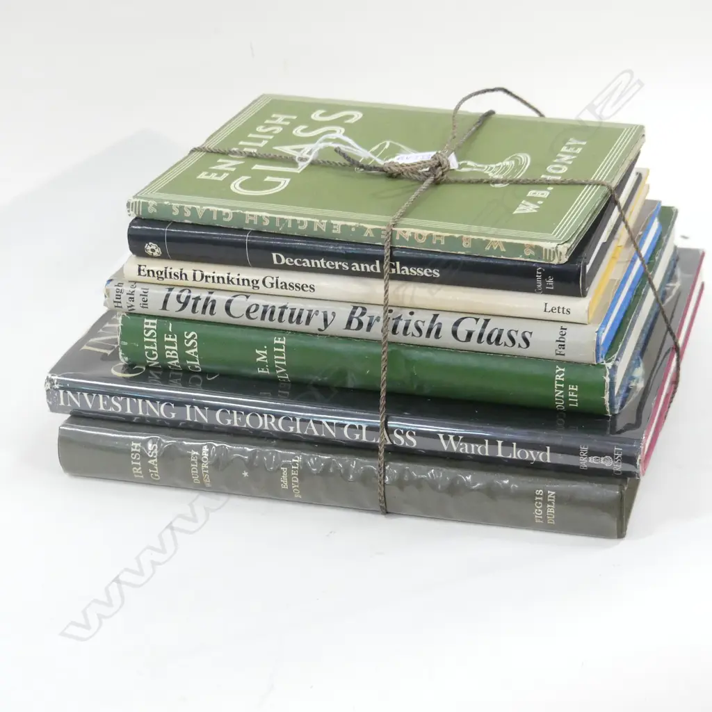 7 ANTIQUE REFERENCE BOOKS ON ANTIQUE GLASS 'IRISH GLASS' + 'INVESTING IN GEORGIAN GLASS' + 'ENGLISH TABLE GLASS' ETC  Image 1++