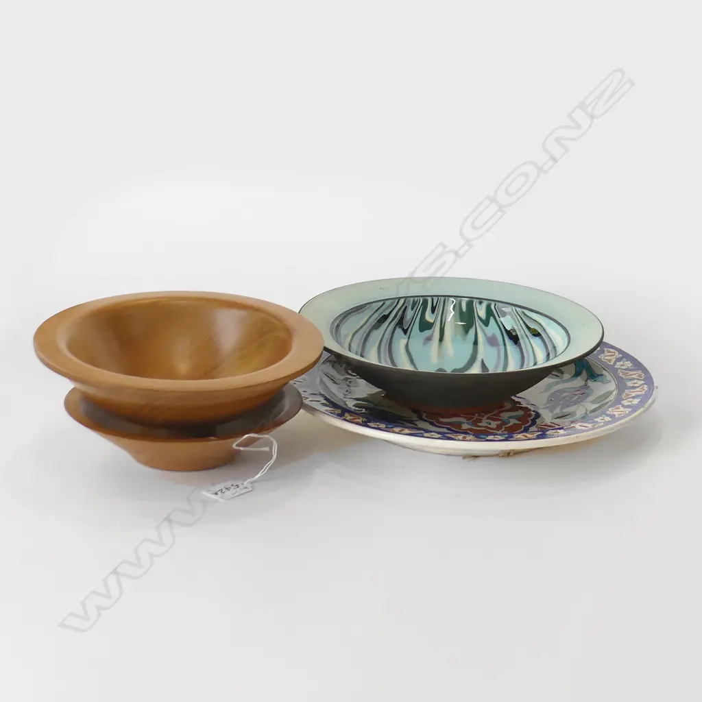 4 BOWLS; TURKISH PLATE 305mm dia, BAINBRIDGE ISLAND POTTERY, 2 KAURI / TOTORA TURNED BOWLS Image 1++