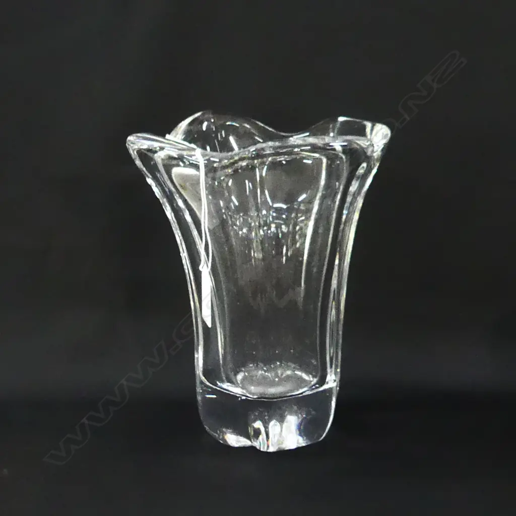 SIGNED CLEAR ART GLASS VASE 215mm Image 1++