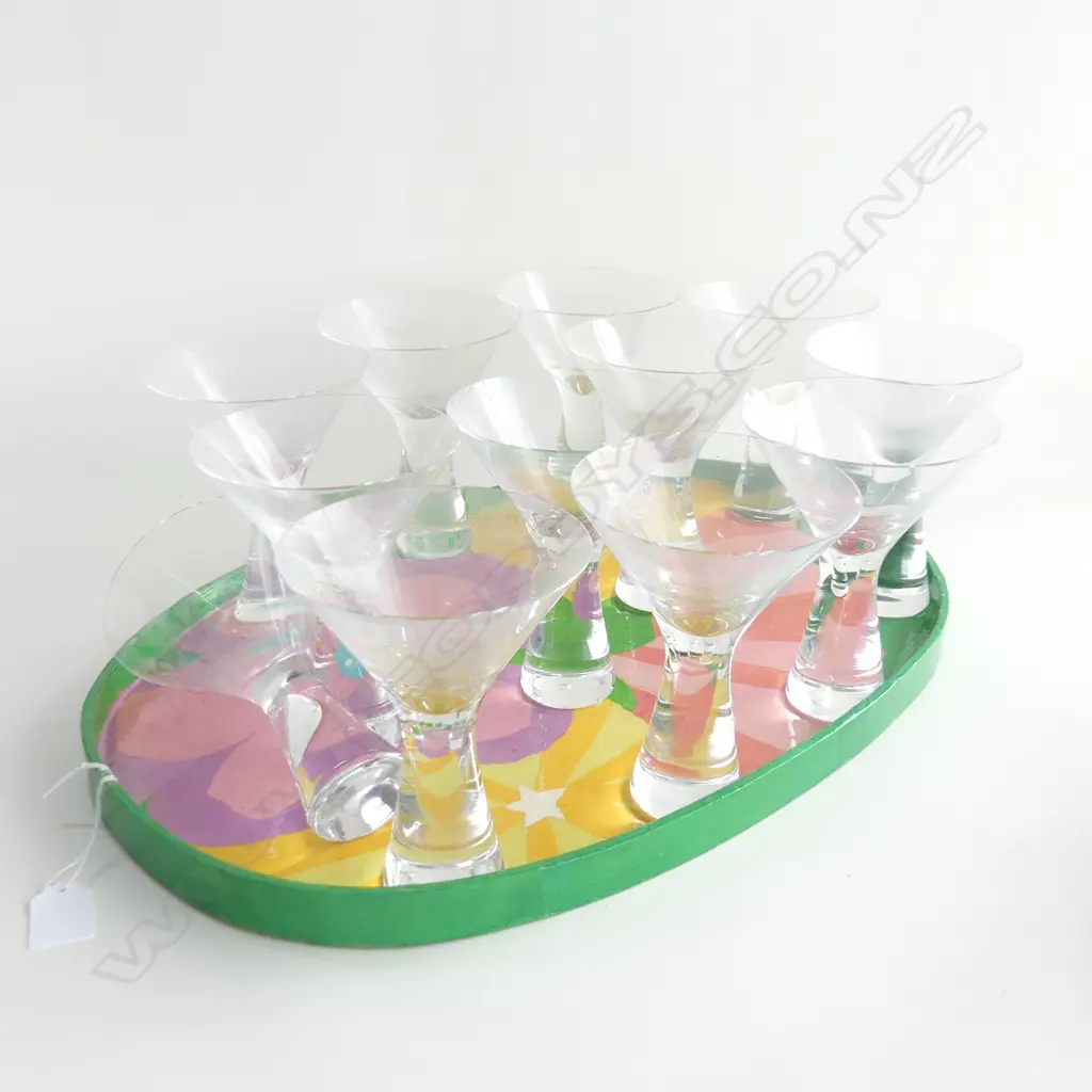 TRAY OF 12 MARTINI GLASSES Image 1++