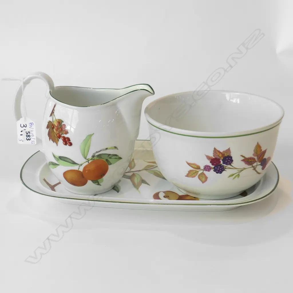 3 PCES ROYAL WORCESTER EVESHAM VALE; JUG, BOWL & PLATE 335x200mm Image 1++