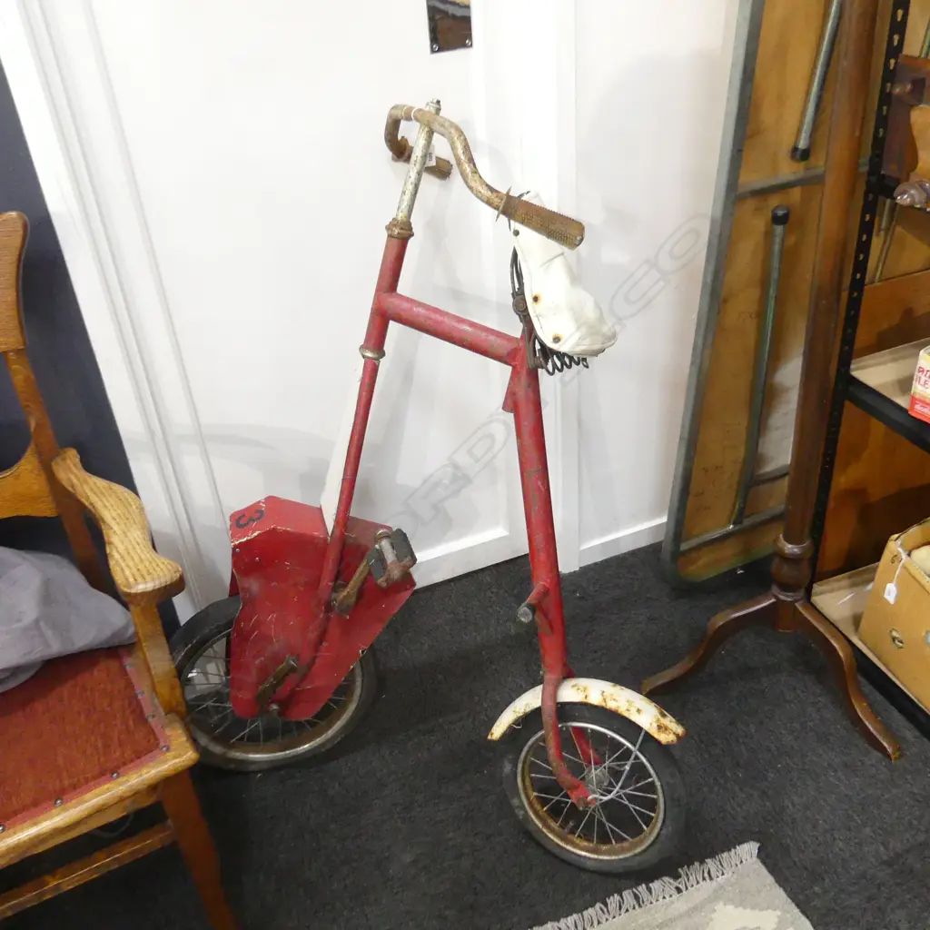 VINTAGE RED PAINTED CLOWN'S BIKE Image 1++