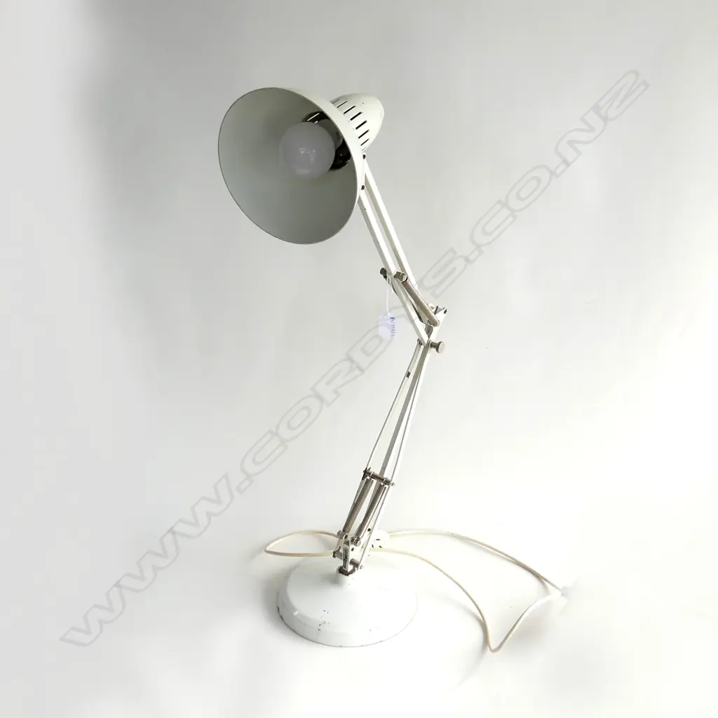 VINTAGE WHITE NZ MADE ANGLE POISE LAMP Image 1++