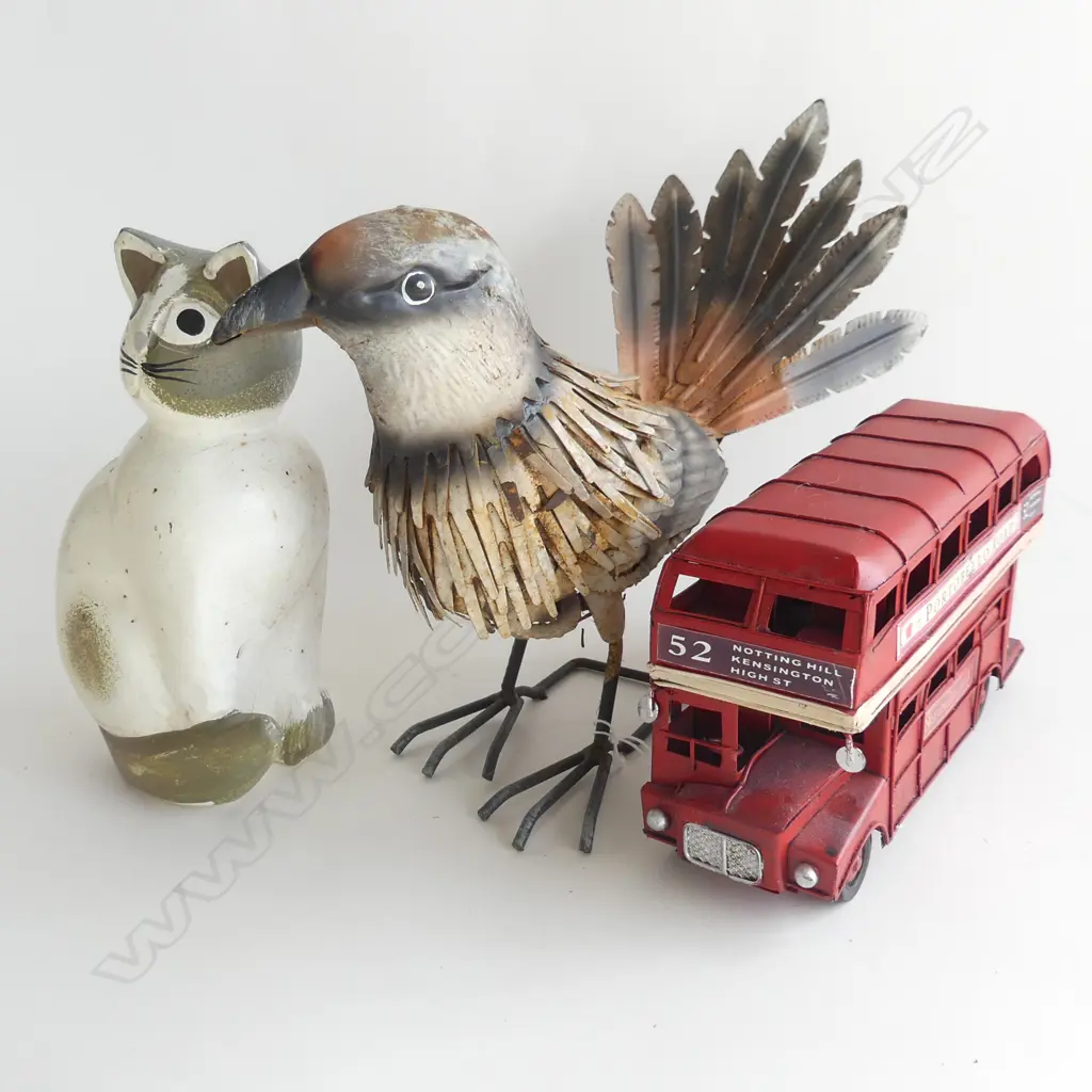 3 ITEMS; RED DOUBLE DECKER BUS L.205mm, PAINTED WOODEN CAT, METAL BIRD L.350mm Image 1++