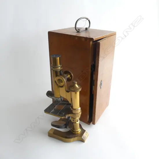 VICTORIAN BRASS MICROSCOPE IN BOX, E. LEITZ WETZLAR GERMANY NO 50170 C.1883 L. 330MM