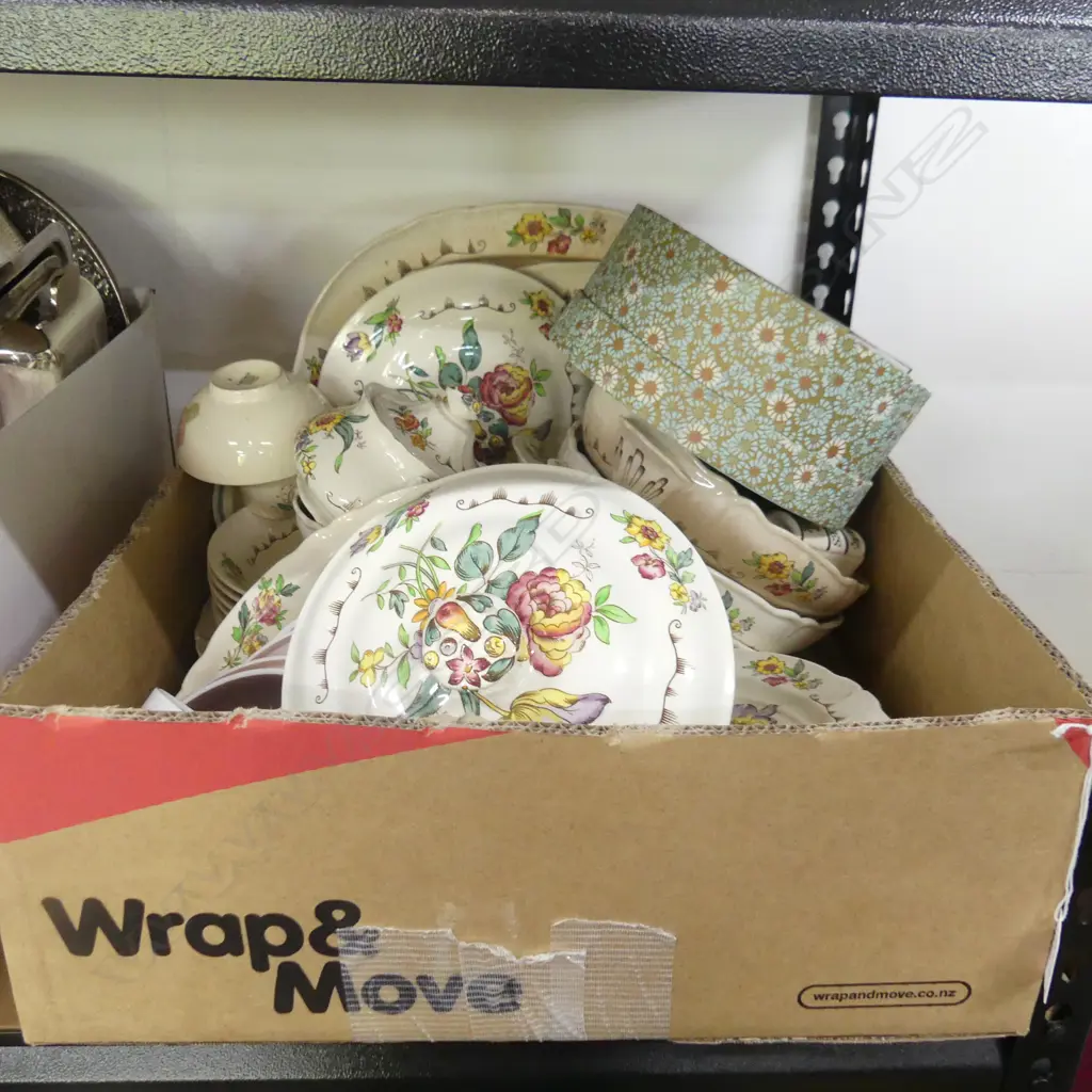 BOX LOT BOOTHS 'BROMLEY' DINNER SERVICE + ASST. SUSIE COOPER Image 1++